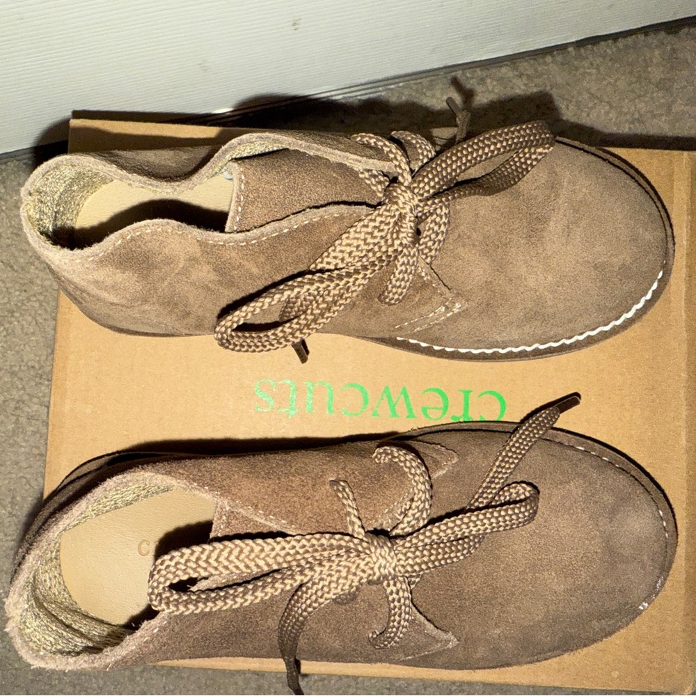 J CREW  Crewcuts  Boys Size K13 Suede Brown Lace Up Boots, Chukka - Picture 2 of 3